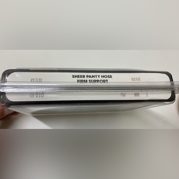 Women’s Petite Beige Firm Support THERAFIRM Sheer Support Panty Hose - Picture 7 of 9